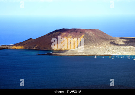 Blick von der Insel Lanzarote nach La Graciosa Island gedreht vom Mirador del Rio Stockfoto