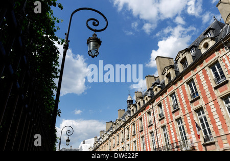 Gebäude in Place des Vosges, Paris Stockfoto