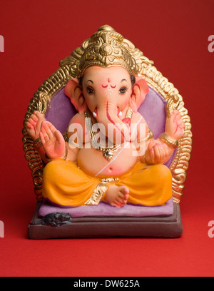 Ton eine indische Gottheit Lord Ganesha Statue. Stockfoto