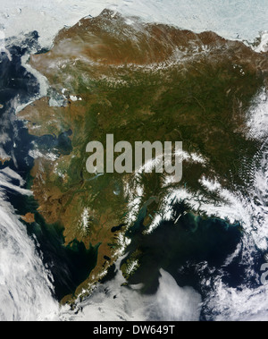 Alaska aus dem Weltraum an seltenen klaren Tag 17. Juni 13 von der NASA Moderate Resolution Imaging Spektroradiometer (MODIS) Stockfoto