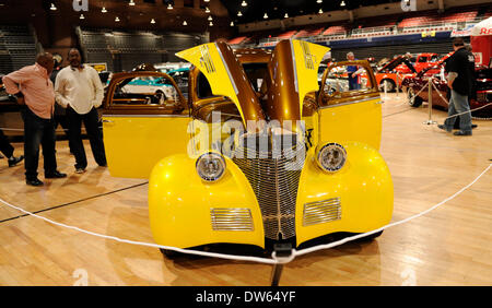 Washington. 28. Februar 2014. Ein 1939 Chevy Coupé wird auf dem Display an einer Auto-Show, moderiert von D.C. Miliz MWR und Einheit Thunder Car Club an der National Guard Armory in Washington 28. Februar 2014. Bildnachweis: Bao Dandan/Xinhua/Alamy Live-Nachrichten Stockfoto