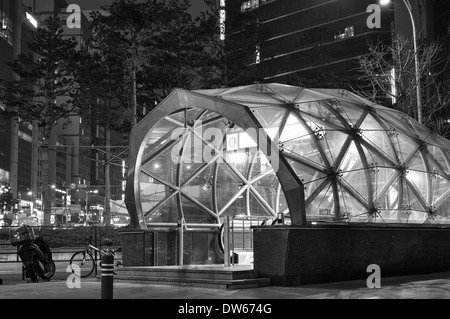 Der Eingang zum Gangnam Station in Seoul, Südkorea. Stockfoto