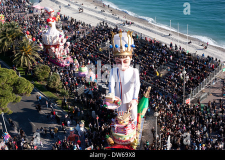 Karneval Parade von Nizza im Jahr 2014, der König auf der Promenade des Anglais. Nizza, Alpes-Maritimes, Französische Riviera, Frankreich. Stockfoto