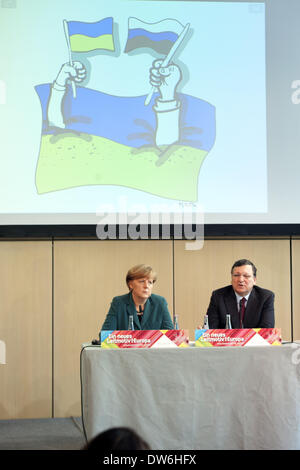 1. März 2014 - Berlin, Deutschland - Bundeskanzlerin Angela Merkel(CDU) hält eine Rede auf der Konferenz "neue Erzählung für EuropeÃ ¢? Â / "A neues Theme für EuropeÃ ¢? Â mit besonderer Beteiligung A Präsident der Europäischen Kommission Barroso(PDS) und Staat Ministerin Monika GrÃƒÂ¼tters(CDU) in Berlin, am 1. März 2014. (Kredit-Bild: © Goncalo Silva/NurPhoto/ZUMAPRESS.com) Stockfoto