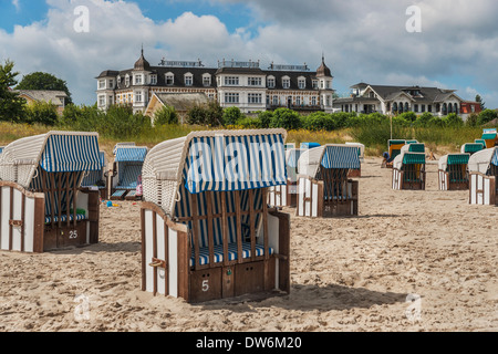 Hotel Ahlbecker Hof, Liegestühle am Strand, Ostsee resort Ahlbeck, Insel Usedom, Mecklenburg-Western Pomerania, Deutschland Stockfoto