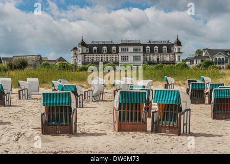 Hotel Ahlbecker Hof, Liegestühle am Strand, Ostsee resort Ahlbeck, Insel Usedom, Mecklenburg-Western Pomerania, Deutschland Stockfoto