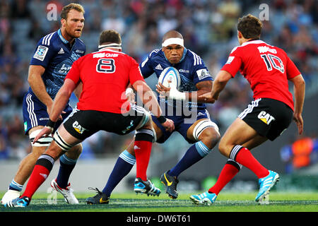 Auckland, Neuseeland. 28. Februar 2014. Peter Saili des Blues in Aktion. Super Rugby-Rugby-Union-match, Blues gegen Kreuzfahrer im Eden Park, Auckland, Neuseeland. Freitag, 28. Februar 2014. Bildnachweis: Aktion Plus Sport/Alamy Live-Nachrichten Stockfoto