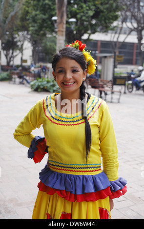 Eine kolumbianische Frau tragen traditionelle Kleidung, Bogota, Kolumbien Stockfoto