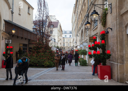 Weihnachtsschmuck in das Dorf Royal, Paris, Frankreich Stockfoto