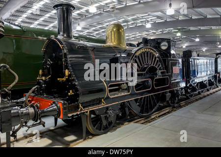 London North Western Railway Nr. 3020 2-2-2-express Passagiere Lokomotive gebaut 1847 auf Anzeige im Museum in Shildon Stockfoto