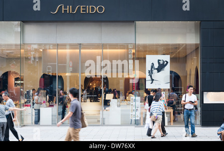Das Einkaufsviertel Ginza in Tokio, Japan. Stockfoto