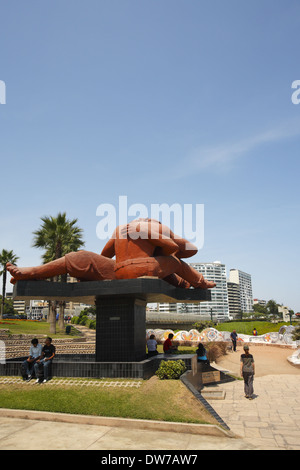 El Beso (der Kuss) Skulptur von Victor Delfín, Parque del Amor (Liebe Park), Lima, Peru Stockfoto