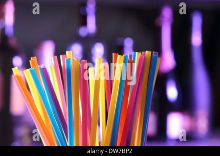 Trinkhalme auf einen Balken Stockfoto