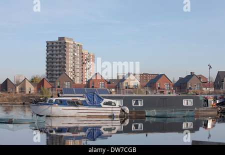 Neuen Kanal Becken Liegeplätze und künstlichen See zwischen Ashton und Rochdale Kanäle Ancoats neue Islington Manchester England Stockfoto