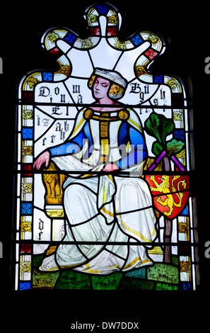 Glasfenster von viktorianischen Architekten William Burges entwickelt anhand von Präraffaeliten Zeichnungen, Cardiff Castle, Wales. Stockfoto