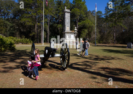 Stein-Denkmal für die Schlacht von Olustee, Olustee Schlachtfeld Historic State Park, in der Nähe von Lake City, Florida, USA Stockfoto