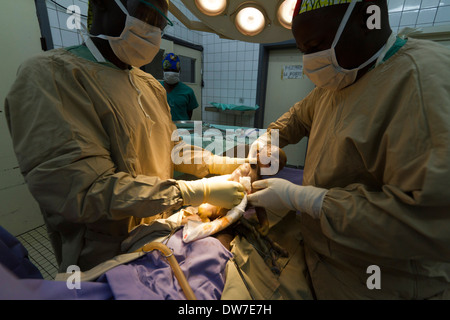 Kaiserschnitt im Krankenhaus MSF Rutshuru, North Kiwu, demokratische Republik Kongo, demokratische Republik Kongo. Stockfoto