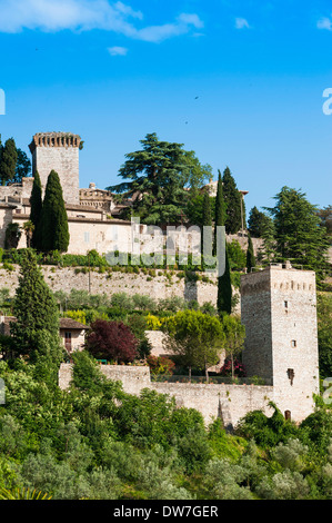 Spello, Umbrien, Italien. Panorama von Spello, berühmte der ganzen Welt für seine feine und preisgekröntes Olivenöl Stockfoto