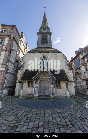 Ehemalige Kirche von Saint-Etienne, in der Nähe des Vieux Bassin, jetzt Honfleur Maritime Museum Stockfoto