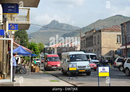 Auf der Straße in Goris, Armenien Stockfoto