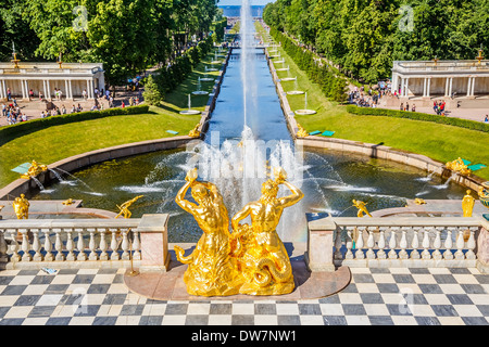 Große Kaskade in Peterhof, St. Petersburg Stockfoto