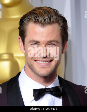 Hollywood, Kalifornien, USA. 2. März 2014. Chris Hemsworth kommt im Presseraum der 86. Annual Academy Awards im Dolby Theatre statt. Bildnachweis: Lisa O'Connor/ZUMAPRESS.com/Alamy Live-Nachrichten Stockfoto