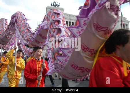 Rom, Italien. 2. März 2014.  Karneval auf der Via dei Fori Imperiali in Rom Italien Straße. Bildnachweis: Gari Wyn Williams / Alamy Live News Stockfoto