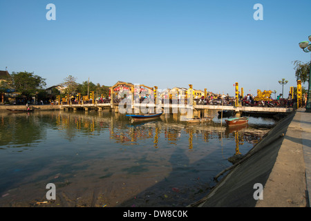 Sohn Thu Bon Fluss Brücke, Hoi An Vietnam Stockfoto