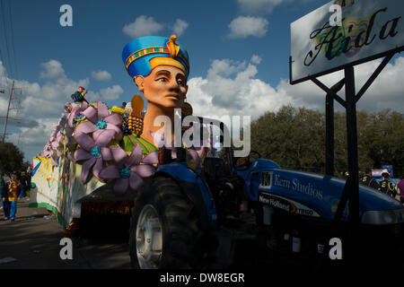 New Orleans, USA. 1. März 2014. Karneval Krewe von Endymion bereitet sich auf die Samstag-Parade in der Lakeview/mid-city Staging-Bereich von New Orleans, Louisiana, Vereinigte Staaten von Amerika am 1. März 2014 beginnen. Bildnachweis: JT Blatty/Alamy Live-Nachrichten Stockfoto