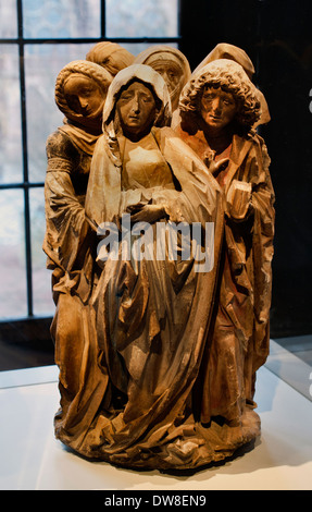 Figurengruppe aus einer Kreuzigung St John Jungfrau Maria mit der heiligen Frauen 1470 Holz Kathedrale Straßburg Frankreich Französisch Stockfoto