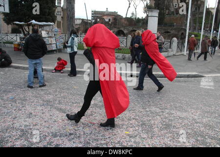 Rom, Italien. 2. März 2014.  Karneval auf der Via dei Fori Imperiali in Rom Italien Straße. Bildnachweis: Gari Wyn Williams / Alamy Live News Stockfoto