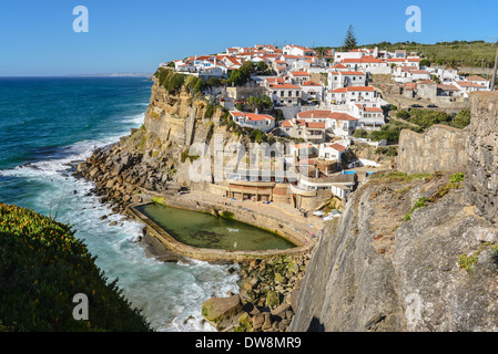 Azenhas Do Mar, Portugal, an einem blauen Tag Stockfoto