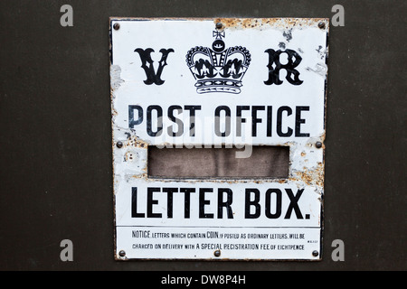 Viktorianisches Postamt Briefkasten im Blists Hill Museum. Stockfoto