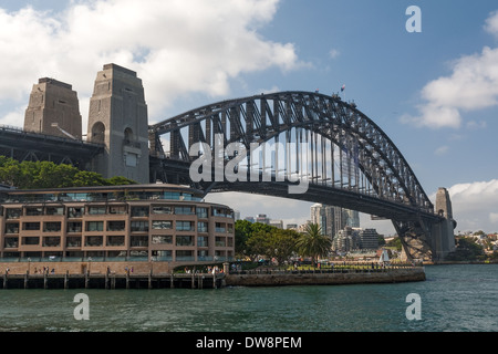Sydney Harbour Bridge alias 'The Coatangers', from the Rocks, Sydney, Australien Stockfoto