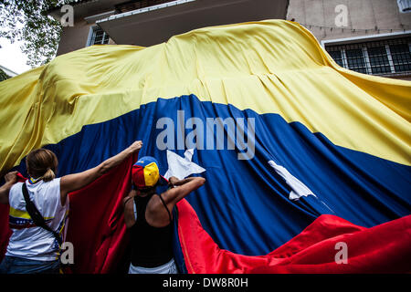 Caracas, Venezuela. 3. März 2014. Demonstranten teilnehmen an einen Protest gegen die Regierung in Caracas, Venezuela, am 3. März 2014. Bildnachweis: Boris Vergara/Xinhua/Alamy Live-Nachrichten Stockfoto