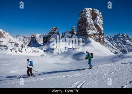 Skifahren in der Nähe von Cinque Torri in Cortina d ' D'Ampezzo Dolomiti, Stockfoto