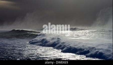 Stürmische See vor Marwick Head, Orkney Inseln Stockfoto