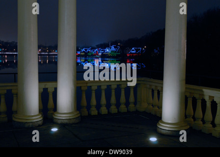 Boathouse Row entlang des Schuylkill River in Philadelphia, Pennsylvania, USA Stockfoto