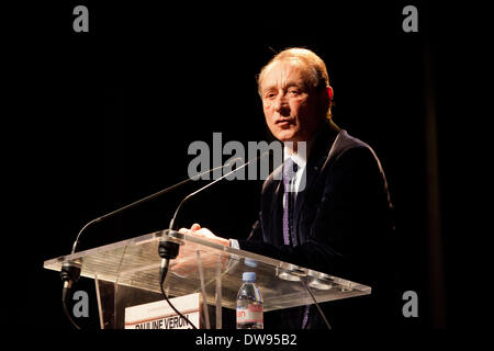 Paris, Frankreich. 3. März 2014. Französische sozialistische Partei (PS) Bürgermeister von Paris, Bertrand Delanoë Gesten während eines Treffens der Kampagne für den PS-Kandidaten für die Kommunalwahlen im 9. Bezirk von Paris im Theater La Bruyere in Paris am 3. März 2014. Bildnachweis: Michael Bunel/NurPhoto/ZUMAPRESS.com/Alamy Live-Nachrichten Stockfoto