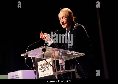 Paris, Frankreich. 3. März 2014. Französische sozialistische Partei (PS) Bürgermeister von Paris, Bertrand Delanoë Gesten während eines Treffens der Kampagne für den PS-Kandidaten für die Kommunalwahlen im 9. Bezirk von Paris im Theater La Bruyere in Paris am 3. März 2014. Bildnachweis: Michael Bunel/NurPhoto/ZUMAPRESS.com/Alamy Live-Nachrichten Stockfoto