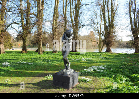 Auguste Rodin Bronze-Skulptur von Eve Stockfoto