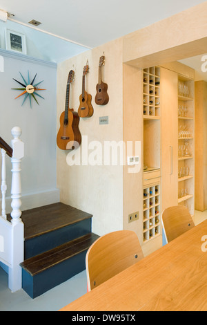 Atelierhaus Brighton, Brighton, Vereinigtes Königreich. Architekt: Richard Dewhurst Design., 2014. Detailansicht der Ecke des Speisesaals Stockfoto