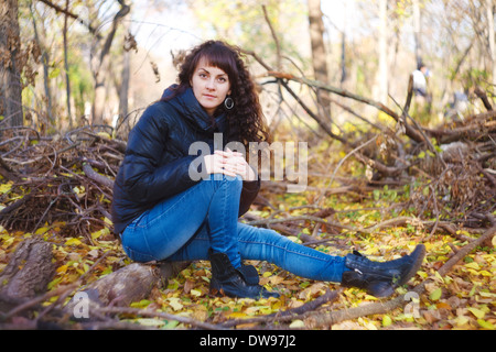 Porträt einer schönen Brünette junge Frau Stockfoto