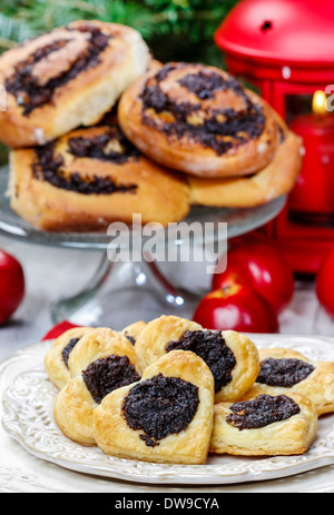 Mohn Cookies in ShapePoppy Samen Herzkekse in Herzform Stockfoto