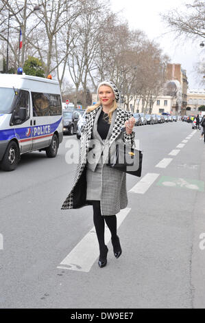 Eugenia Kim die Dior-Start-und Landebahn angekommen zeigen während der Paris Fashion Week - 28. Februar 2014 - Start-und Landebahn Manhattan/Celine Gaille/picture alliance Stockfoto