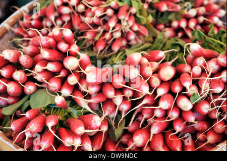 Wochenmarkt am Cours Saleya, Nizza, Côte d ' Azur, Frankreich. Stände mit frisch produzieren Stockfoto