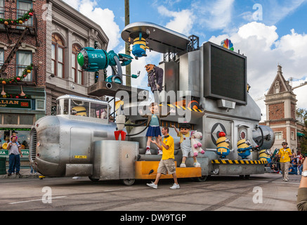 Despicable Me Zeichen auf Parade Float im Themenpark Universal Studios in Orlando, Florida Stockfoto