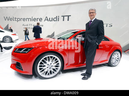 Genf, Schweiz. 4. März 2014. Audi-Chef Rupert Stadler präsentiert den neuen Audi TT in der Palexpo-Ausstellungshalle während der ersten Pressetag der Genfer Automobilsalon in Genf, Schweiz, 4. März 2014. Der 84. Genfer Motor Show 2014 findet vom 06. bis 16. März 2014. Foto: Uli Deck/Dpa/Alamy Live News Stockfoto