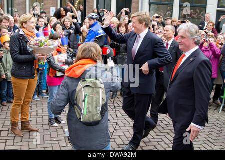 Dordrecht, Niederlande. 4. März 2014. König Willem-Alexander öffnet die Kunstausstellung '' Willem II – Kunst König '' im Museum in Dordrecht, Holland, 4. März 2014. König Willem II. (1792-1849) Sammlung von wichtigen Gemälden und Zeichnungen der italienischen, französischen, spanischen, niederländischen und flämischen Maler, wurde nach seinem Tod, Museen und Sammler im Ausland versteigert. Foto: Dpa/Patrick van Katwijk/Alamy Live News Stockfoto