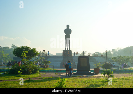 Die Statue der Sentinel of Freedom (Statue von Lapu-Lapu) in Luneta Park, Metro Manila, Philippinen Stockfoto